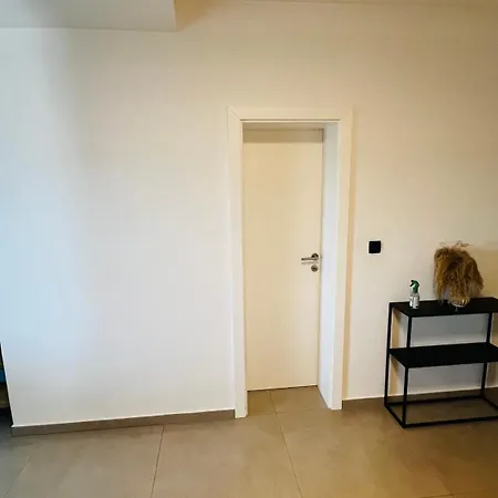 Avis Villa