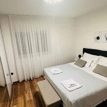 Avis Villa *